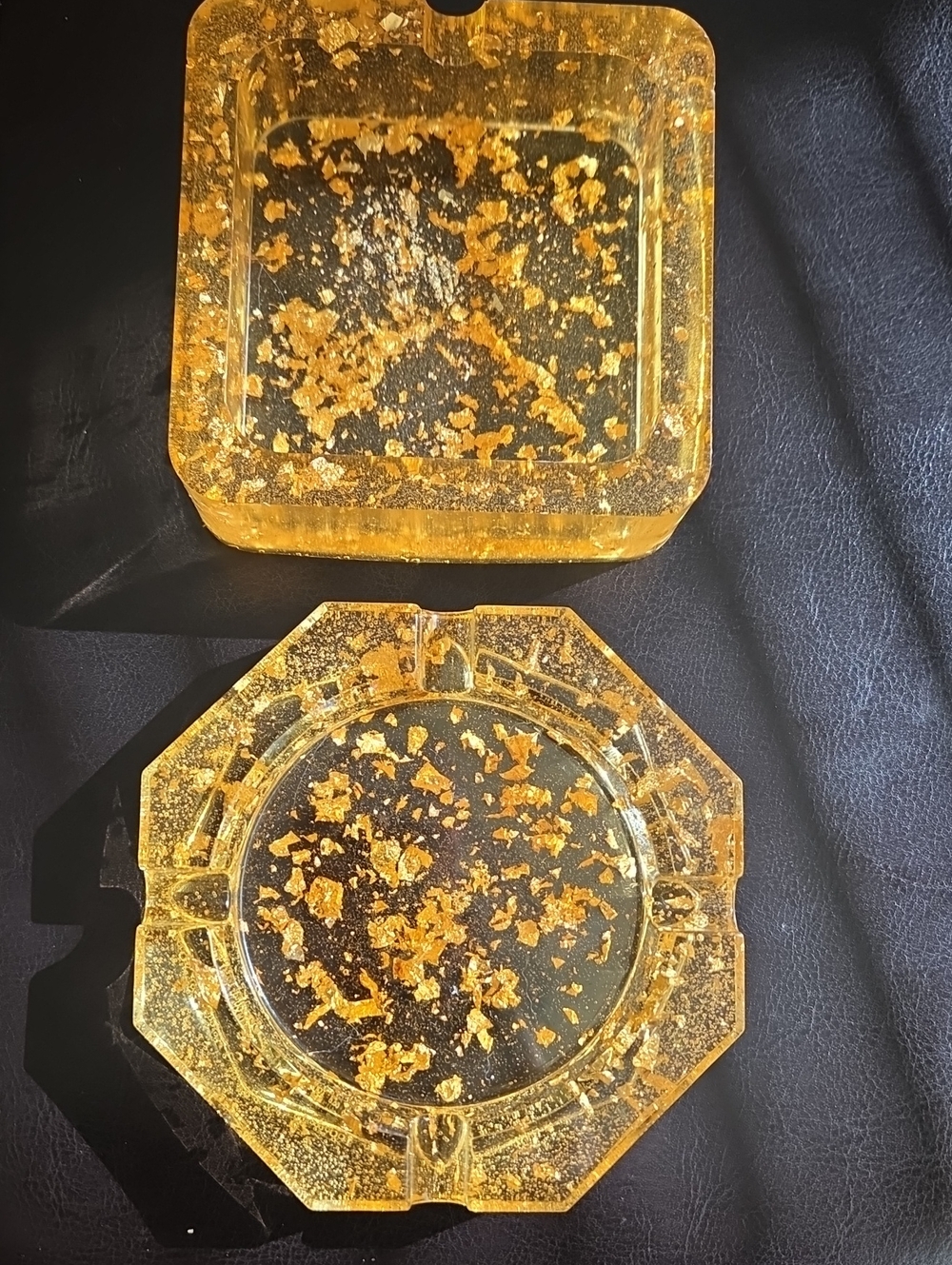 ✨️Handmade Gold Flakes Resin Ashtray Set